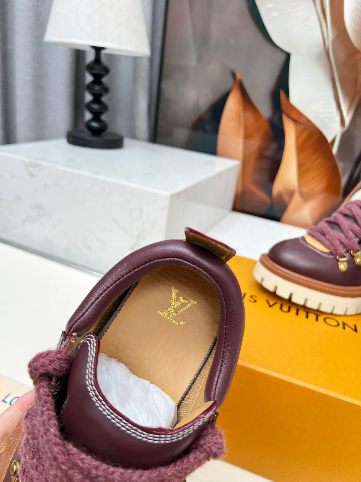 p660💰"Couple Style" LV Louis Vuitton's 2025 autumn and winter new style, developed one-to-one from the original version, retro fashionable, handsome and cool mountaineering derby shoes are now available.  Material: Imported first-layer cowhide Lining: Imported lambskin Outsole: Original molded TR non-slip outsole Sole height: 3.5cm Shoe size: Same style for men and women 35-45